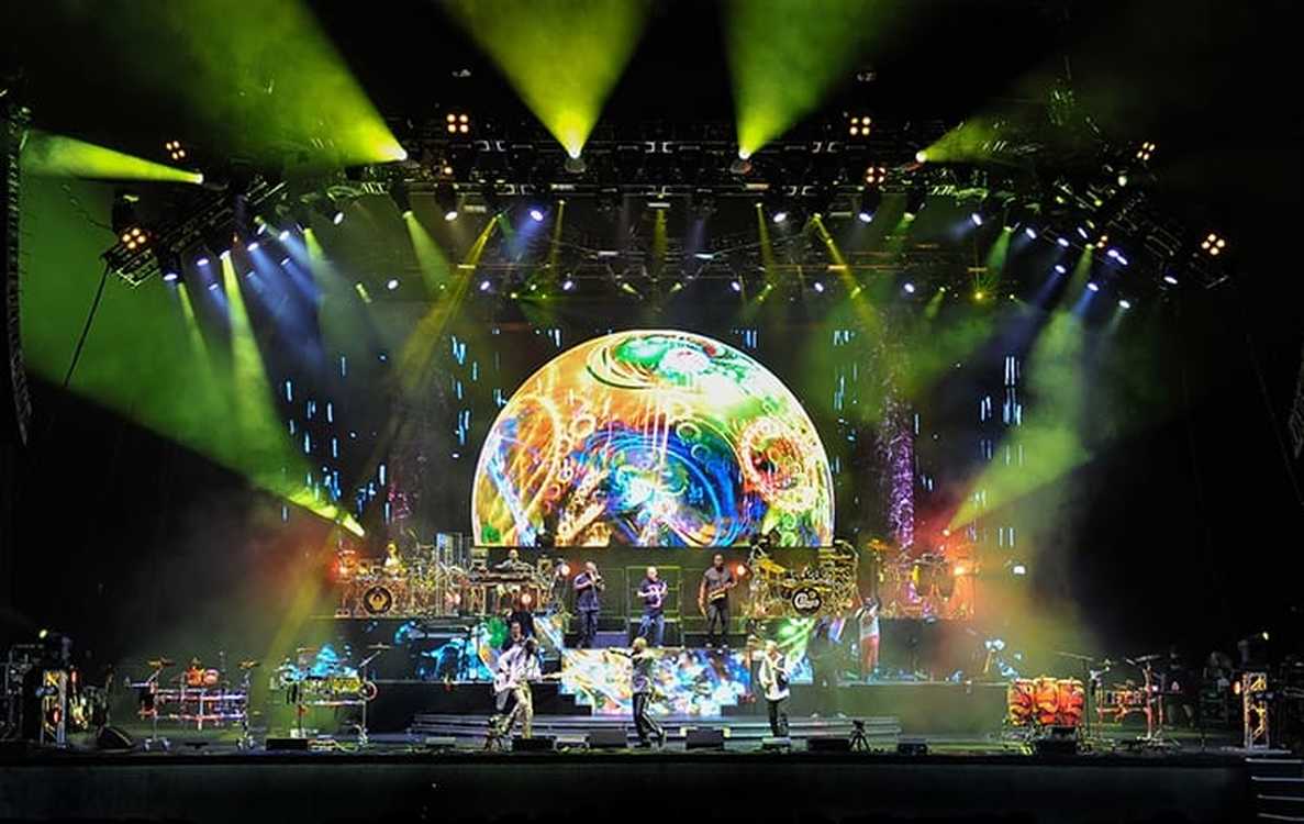 Chicago And Earth, Wind And Fire Tour With Mla